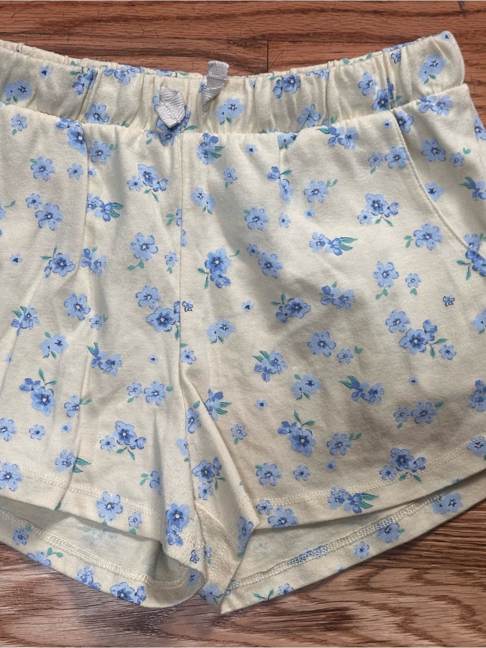 Kids Floral Shorts - Cream with Blue Flowers 10/12